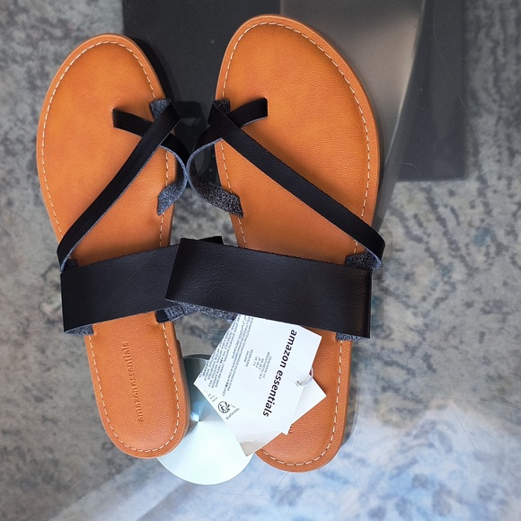Amazon Essentials Sandal - Picture 2 of 7